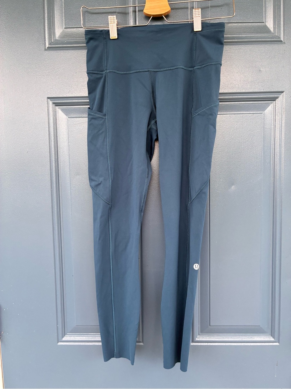 Lululemon Fast and Free
High-Rise Tight 23" Size 6
Deep Teal Leggings